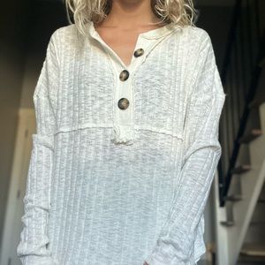 Maurices, size large, thin sweater